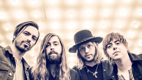 A Thousand Horses | Biografie en Carrière